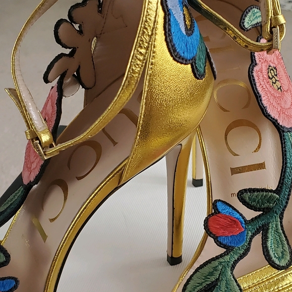 Sandals - Picture 3 of 7